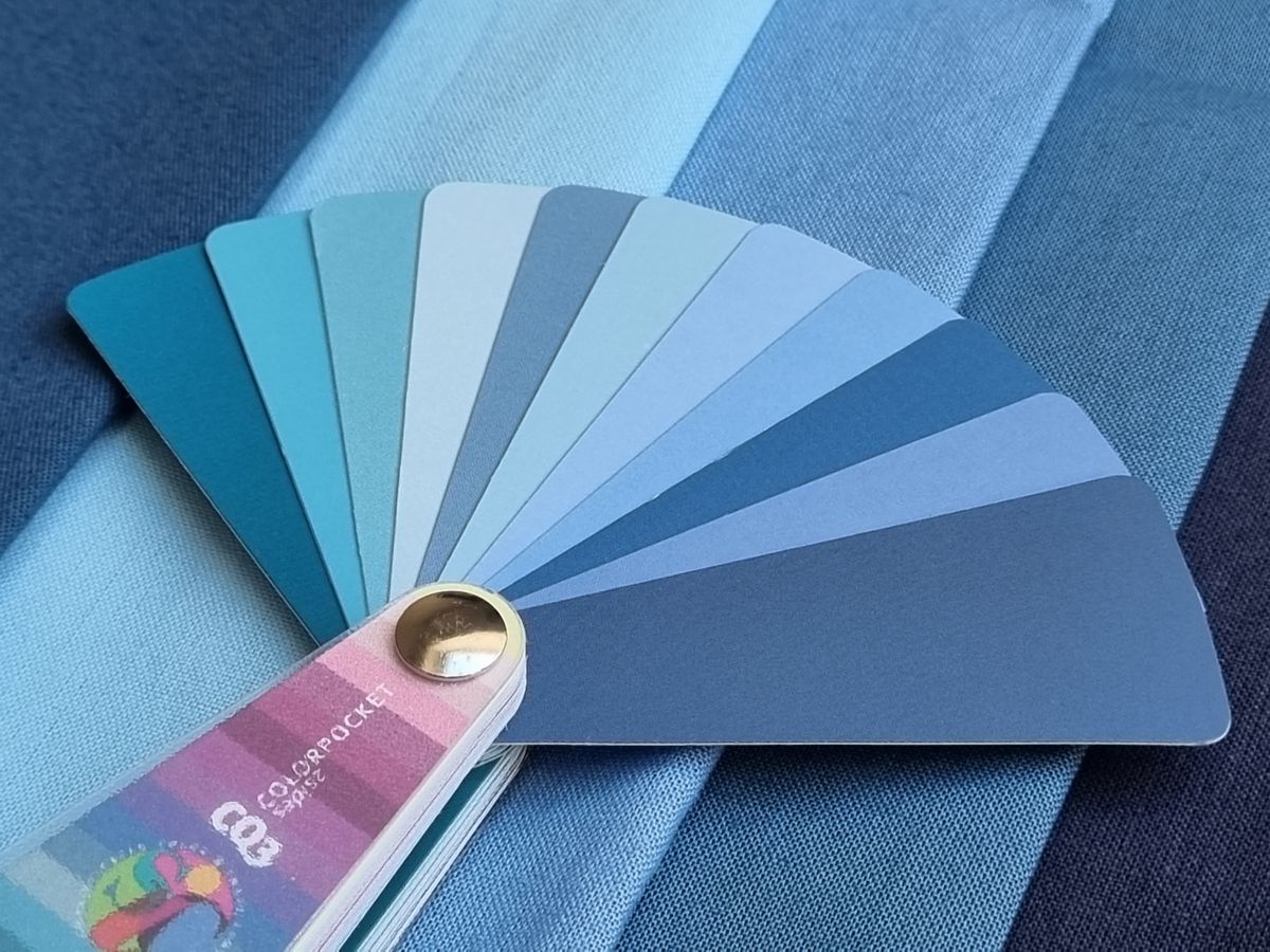 Farbberatung Blaunuancen Farbfächer Vorderseite