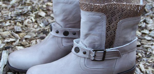 Schuhe mit verschiedenen Materialien